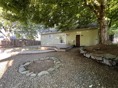 196 W Park Street Grants Pass OR 97527
