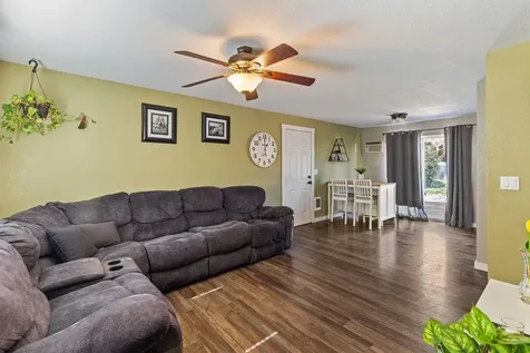 196 W Park Street Grants Pass OR 97527