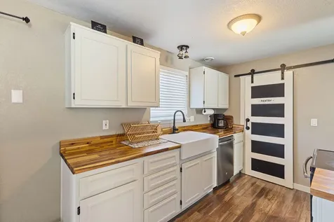 196 W Park Street Grants Pass OR 97527