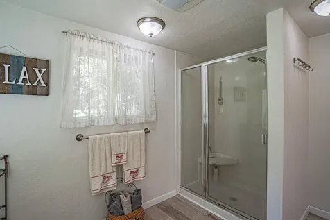 1035 Minthorne Road Rogue River OR 97537