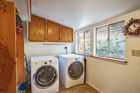 1035 Minthorne Road Rogue River OR 97537