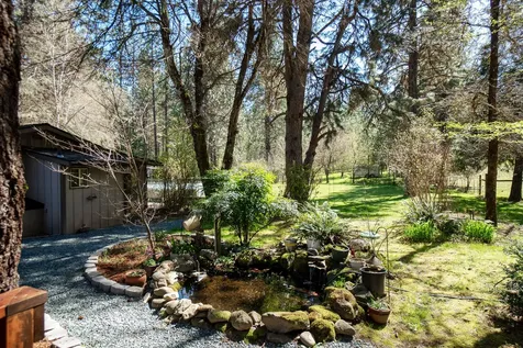 1035 Minthorne Road Rogue River OR 97537