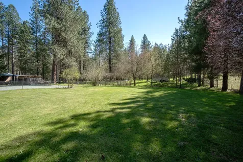 1035 Minthorne Road Rogue River OR 97537
