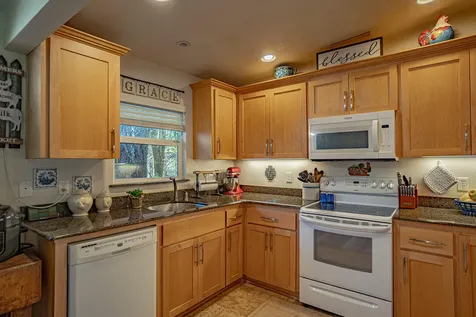 1035 Minthorne Road Rogue River OR 97537