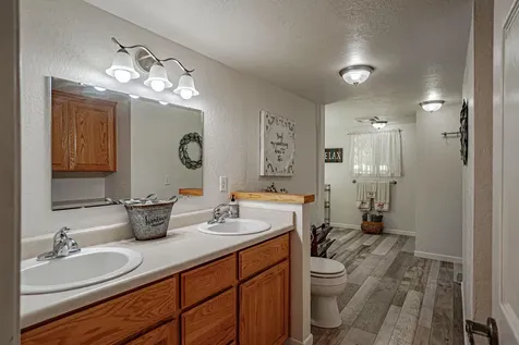 1035 Minthorne Road Rogue River OR 97537