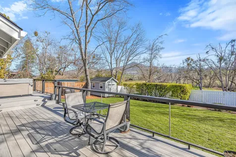 2711 Oak View Circle Medford OR 97504