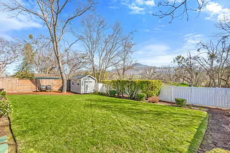 2711 Oak View Circle Medford OR 97504