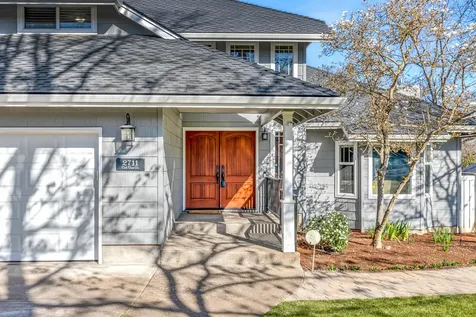 2711 Oak View Circle Medford OR 97504