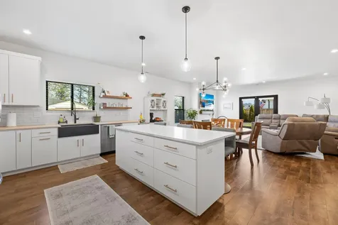 80 Woodlands Drive Eagle Point OR 97524
