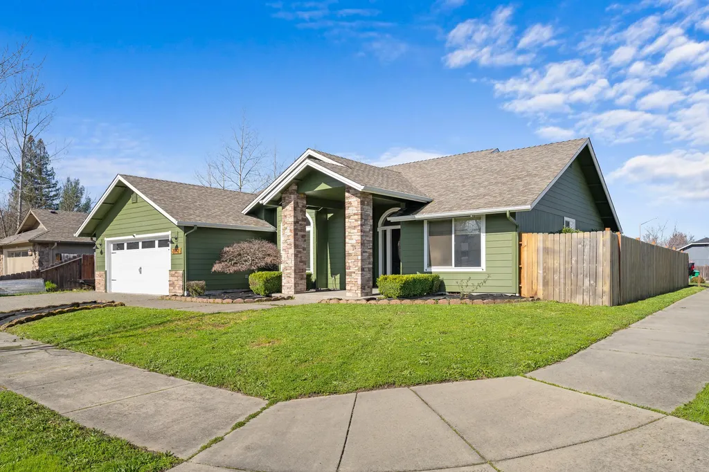 2942 SW Eastwood Lane Grants Pass OR 97527