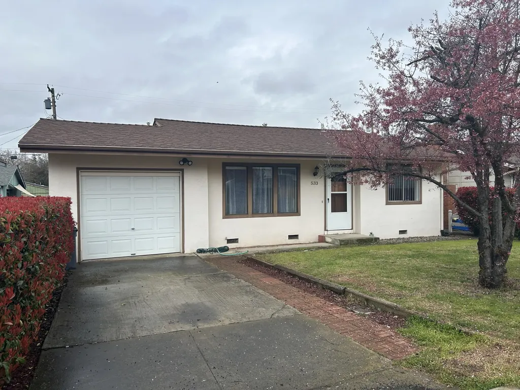 533 Bessie Street Medford OR 97504