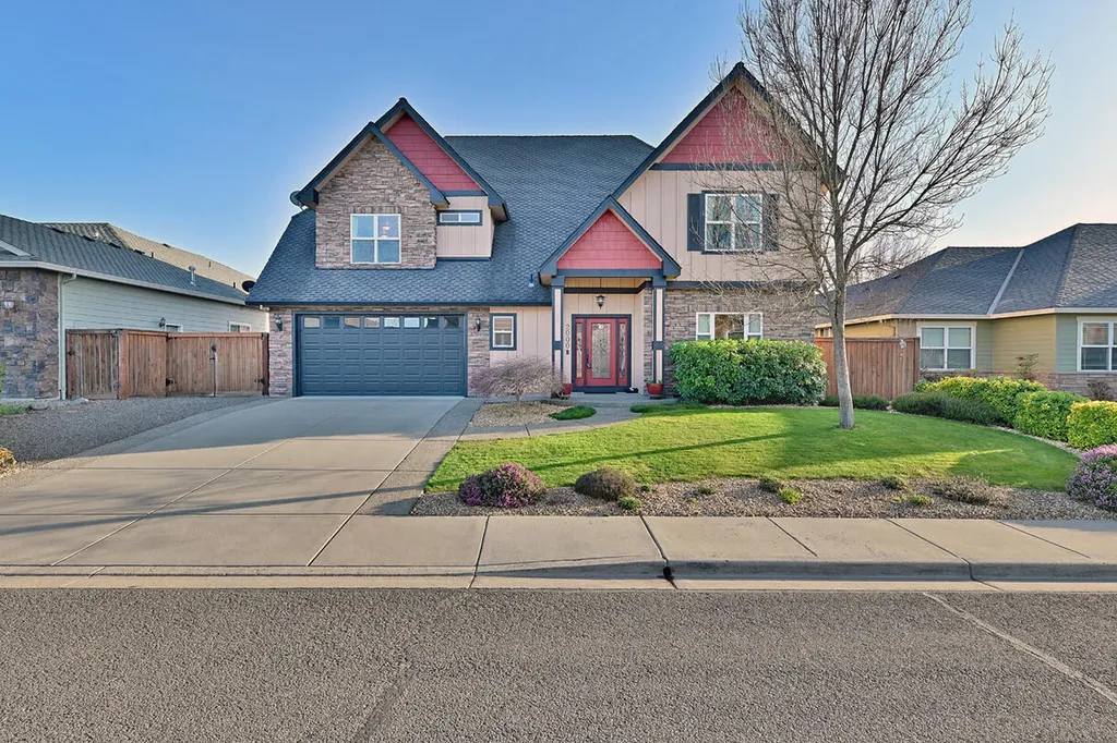 2000 Bluegrass Drive Central Point OR 97502