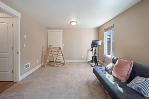 3098 NW Kelly Hill Court Bend OR 97703