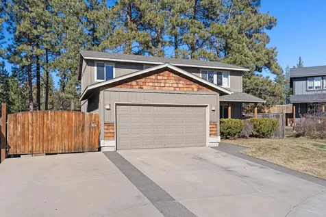 3098 NW Kelly Hill Court Bend OR 97703