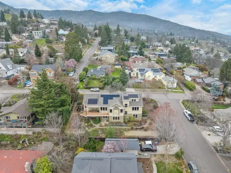 688 Walnut Street Ashland OR 97520