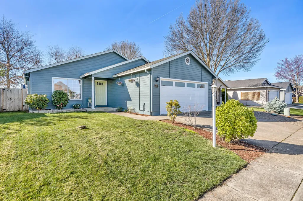 2114 Lara Lane Central Point OR 97502