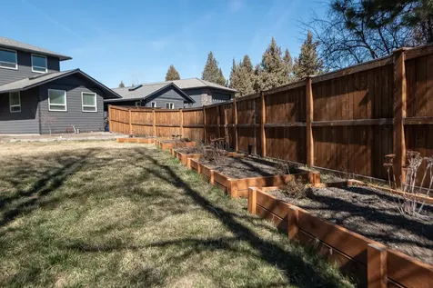62267 Powell Butte Highway Bend OR 97701