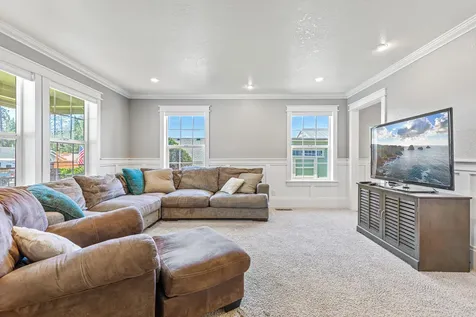 1214 SE Allenwood Drive Grants Pass OR 97527