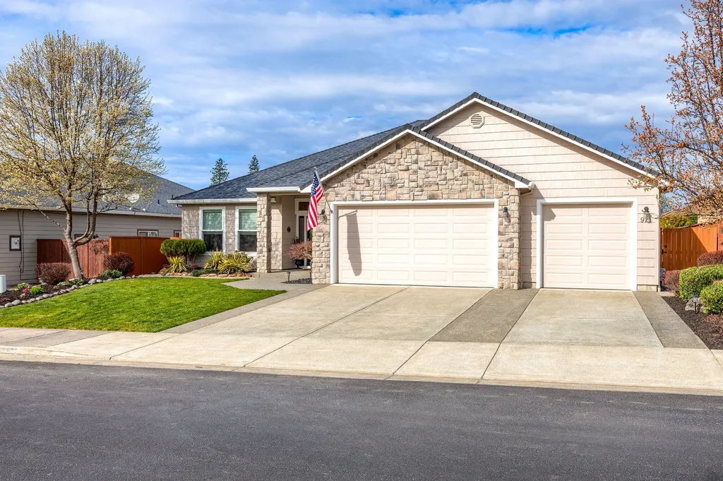 971 Pumpkin Ridge Eagle Point OR 97524
