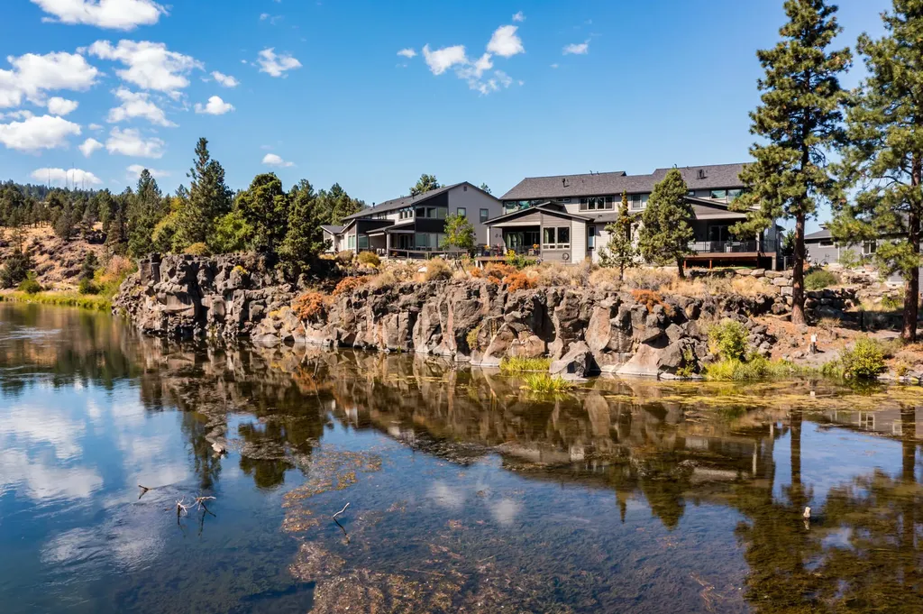 2544 NW Rippling River Court Bend OR 97703