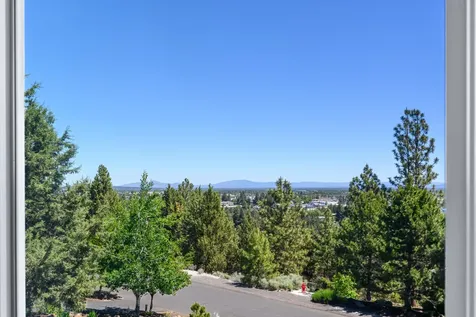 3304 NW Fairway Heights Drive Bend OR 97703