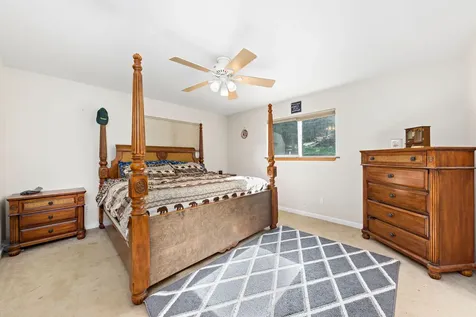 2042 Ranchero Road Glendale OR 97442