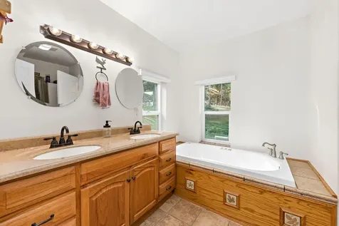 2042 Ranchero Road Glendale OR 97442