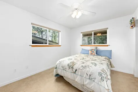 2042 Ranchero Road Glendale OR 97442