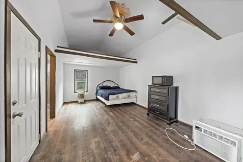 2042 Ranchero Road Glendale OR 97442