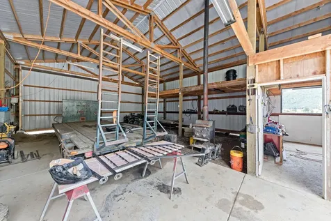 2042 Ranchero Road Glendale OR 97442