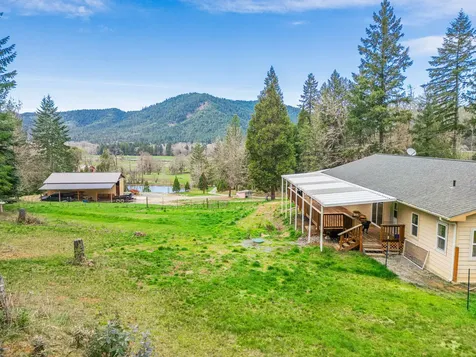 2042 Ranchero Road Glendale OR 97442