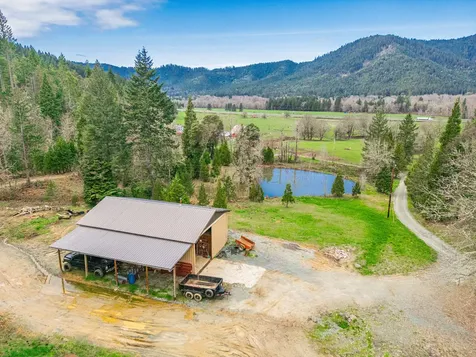 2042 Ranchero Road Glendale OR 97442