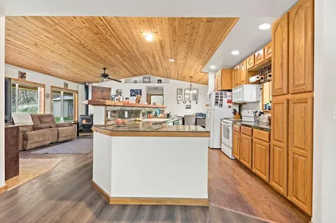 2042 Ranchero Road Glendale OR 97442