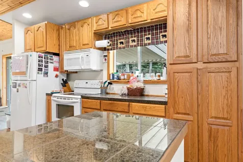 2042 Ranchero Road Glendale OR 97442