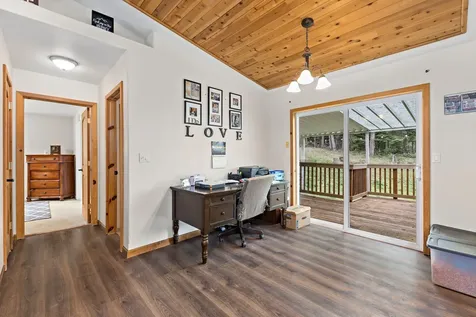 2042 Ranchero Road Glendale OR 97442