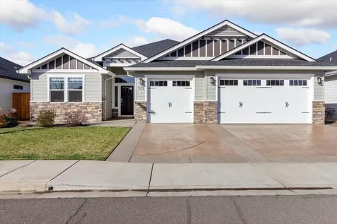 973 Arrowhead Trail Eagle Point OR 97524