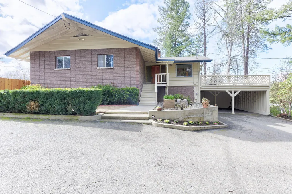 195 Humberd Lane Grants Pass OR 97527