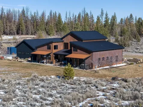 18855 Kuhlman Road Bend OR 97703