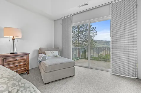 450 Lori Lane Ashland OR 97520