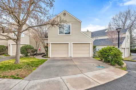 450 Lori Lane Ashland OR 97520