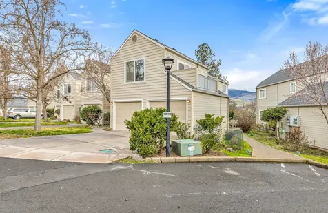 450 Lori Lane Ashland OR 97520