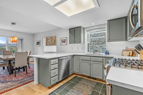 450 Lori Lane Ashland OR 97520