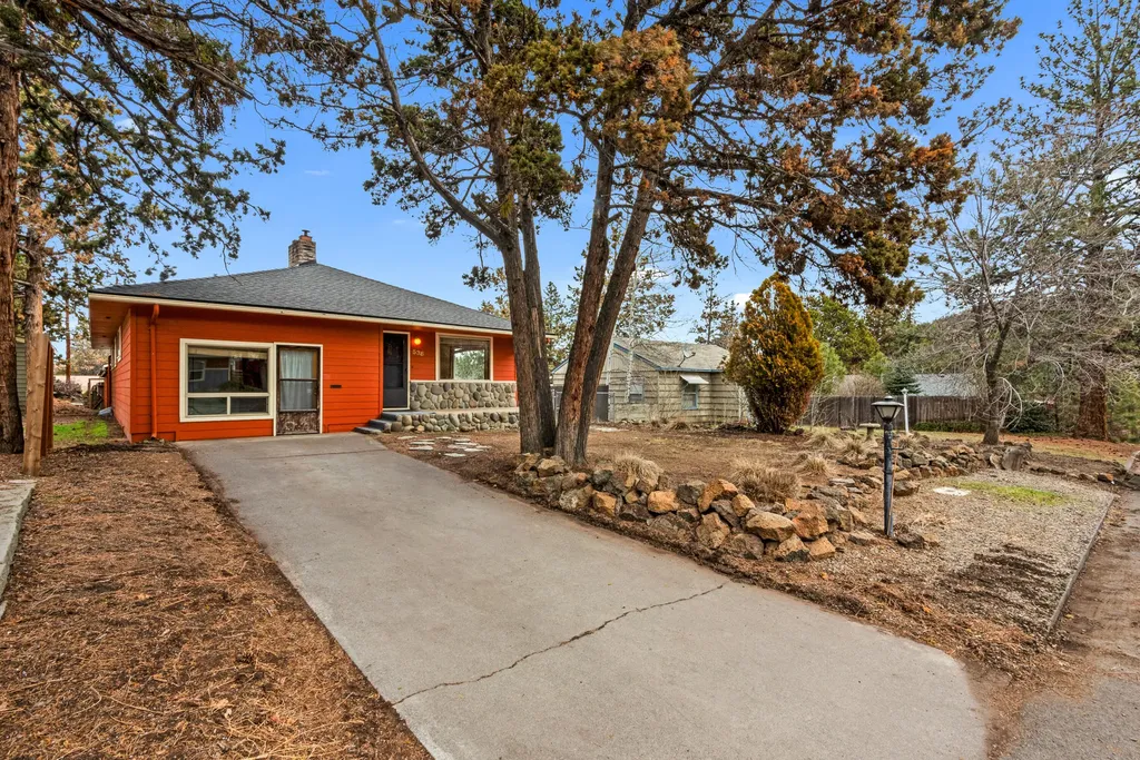 538 NE Irving Avenue Bend OR 97701