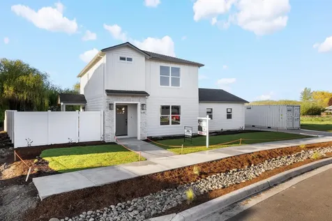 1648 Monarch Lane Medford OR 97504