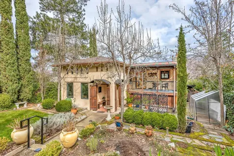 499 Iowa Street Ashland OR 97520