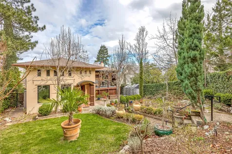 499 Iowa Street Ashland OR 97520