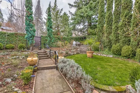 499 Iowa Street Ashland OR 97520