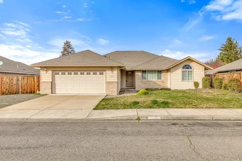3539 Blue Blossom Drive Medford OR 97504