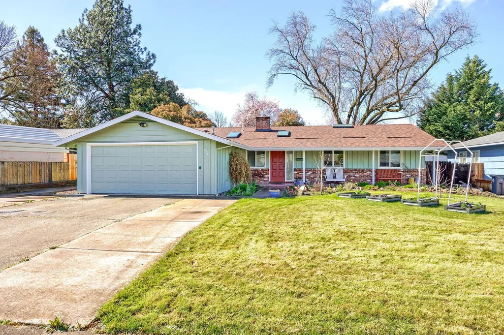 1456 S Ivy Street Medford OR 97501