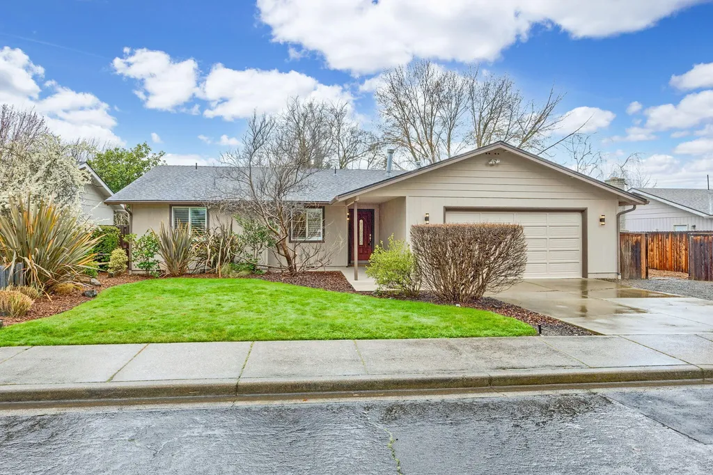 3072 Century Way Medford OR 97504